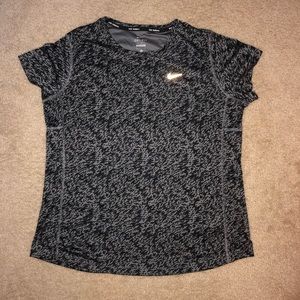Women’s XL Nike dri-fit running shirt